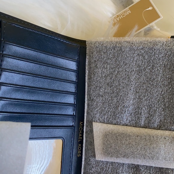 Adele Smartphone wallet Authentic Michael Kors - Picture 5 of 8